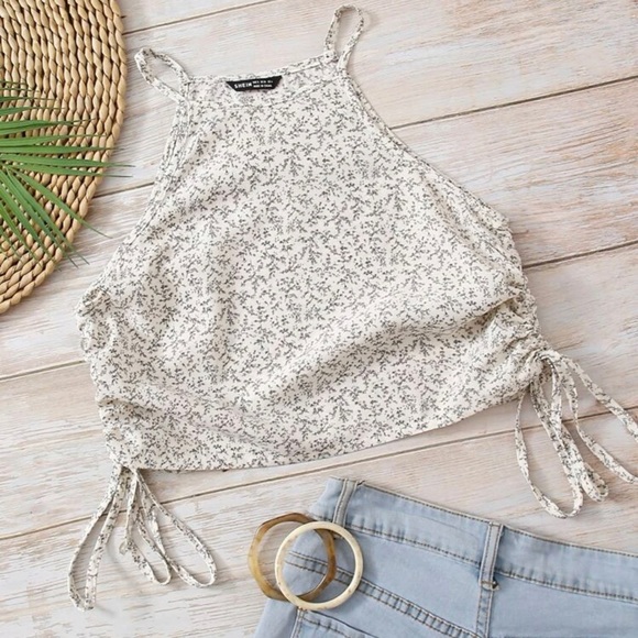 Drawstring side floral top - Picture 2 of 4